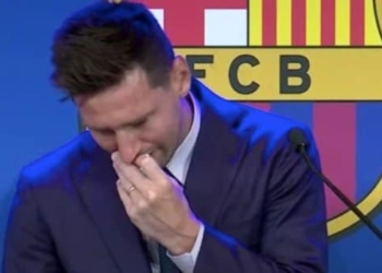 EN UNA EMOTIVA RUEDA DE PRENSA, MESSI SE DESPIDIó DEL BARçA