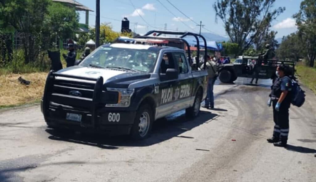 Atacan-convoy-de-alcaldesa-mueren-policías