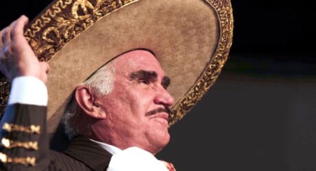 Vicente Fernández padece una rara enfermedad