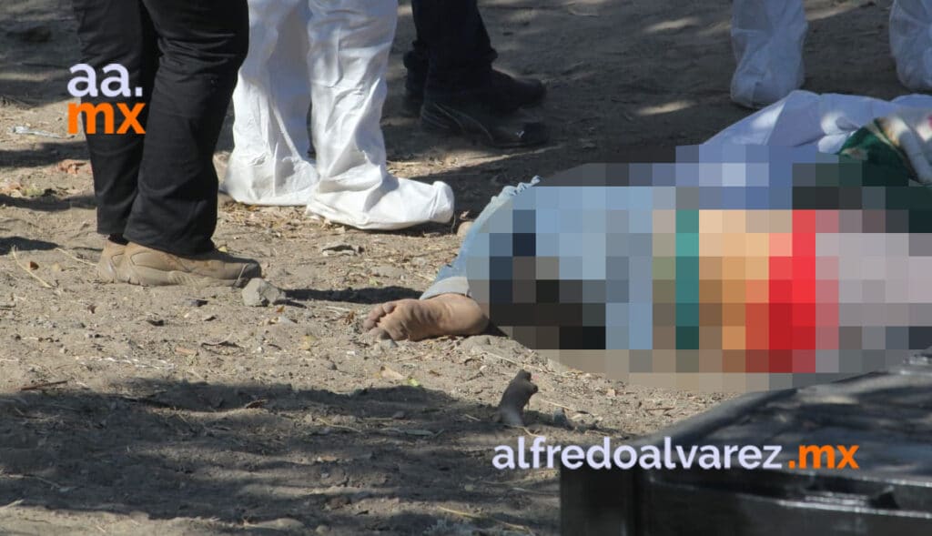 4 ASESINADOS Y UNA HERIDA A BORDO DE AUTO