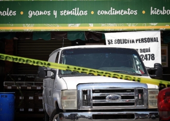 ASESINO DEL MERCADO HIDALGO ABANDONó ROPA Y ARMA