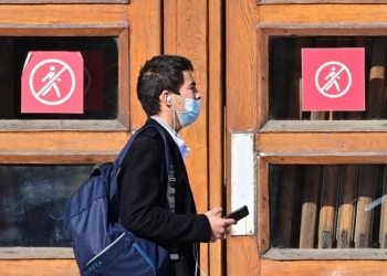 PORTUGAL ELIMINA CUBREBOCAS EN LA CALLE, PERO NO EN ESCUELAS