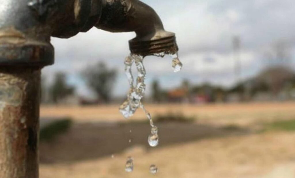 Dos-fugas-dejan-sin-agua-varias-colonias