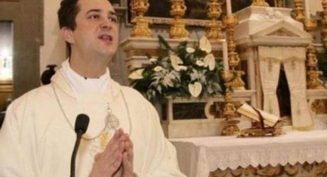 Detienen a sacerdote que usaba limosnas para comprar droga