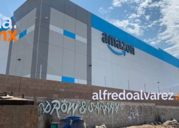 AMAZON TIJUANA EL CONTRASTE ENTRE LAS CASAS DE CARTóN