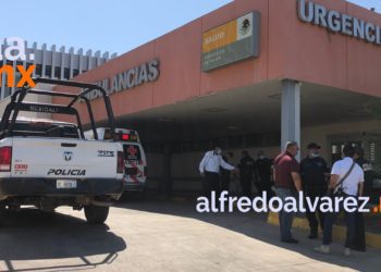 ACRIBILLAN A POLICíA MUNICIPAL SALIENDO DE SU CASA