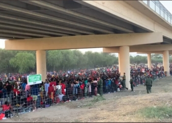 MILES DE MIGRANTES VIVEN BAJO UN PUENTE EN LA FRONTERA CON TEXAS