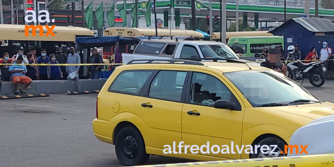 ACRIBILLAN A TRES, UNO EN ESTACIONAMIENTO DE SUPERMERCADO