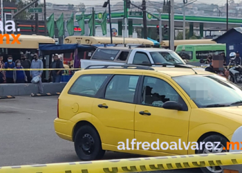 ACRIBILLAN A TRES, UNO EN ESTACIONAMIENTO DE SUPERMERCADO