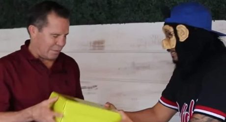 VIDEO: Julio César Chávez explota contra youtuber por un regalo