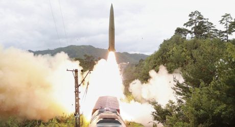 VIDEO: Norcorea laza misil balístico desde tren