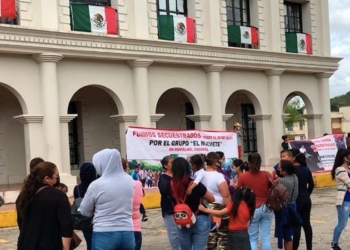 FAMILIARES EXIGEN LIBERACIóN DE 21 SECUESTRADOS EN CHIAPAS