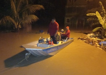 EVACúAN A FAMILIAS EN TABASCO DEBIDO A LLUVIAS Y DESLAVES