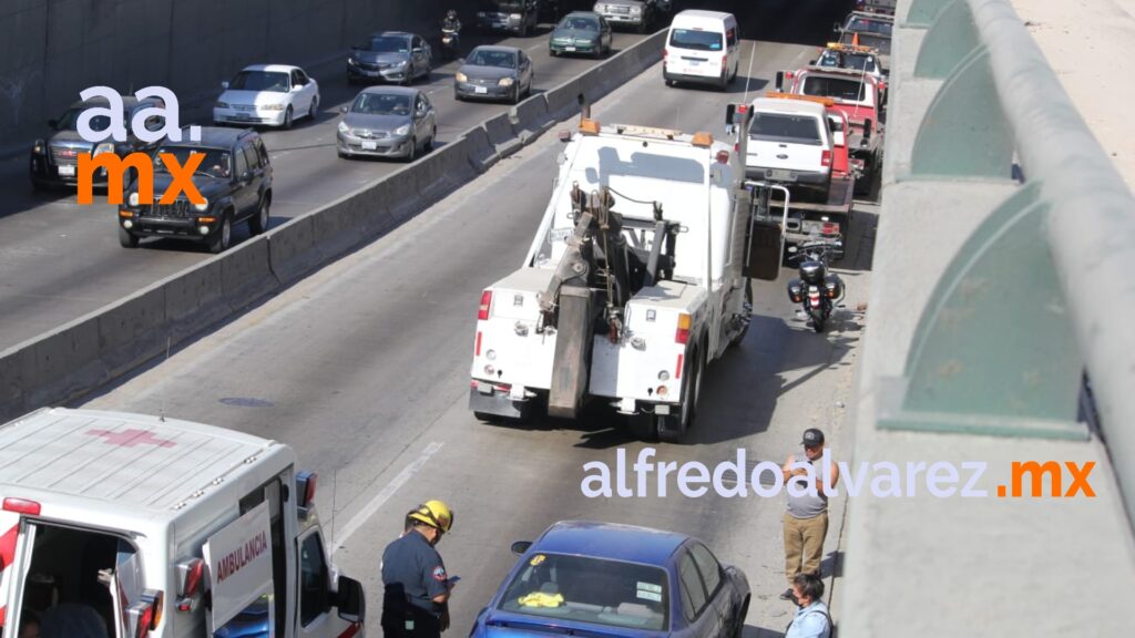 CARAMBOLA EN PUENTE ALBA ROJA DESQUICIA EL TRáNSITO