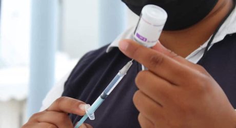 Promueven demandas de amparo gratis para vacunar a menores