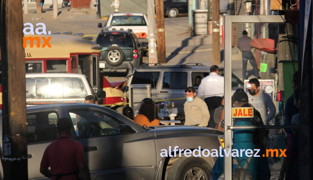 CALAFIA SIN FRENOS CHOCA AUTOS Y MATA A HOMBRE