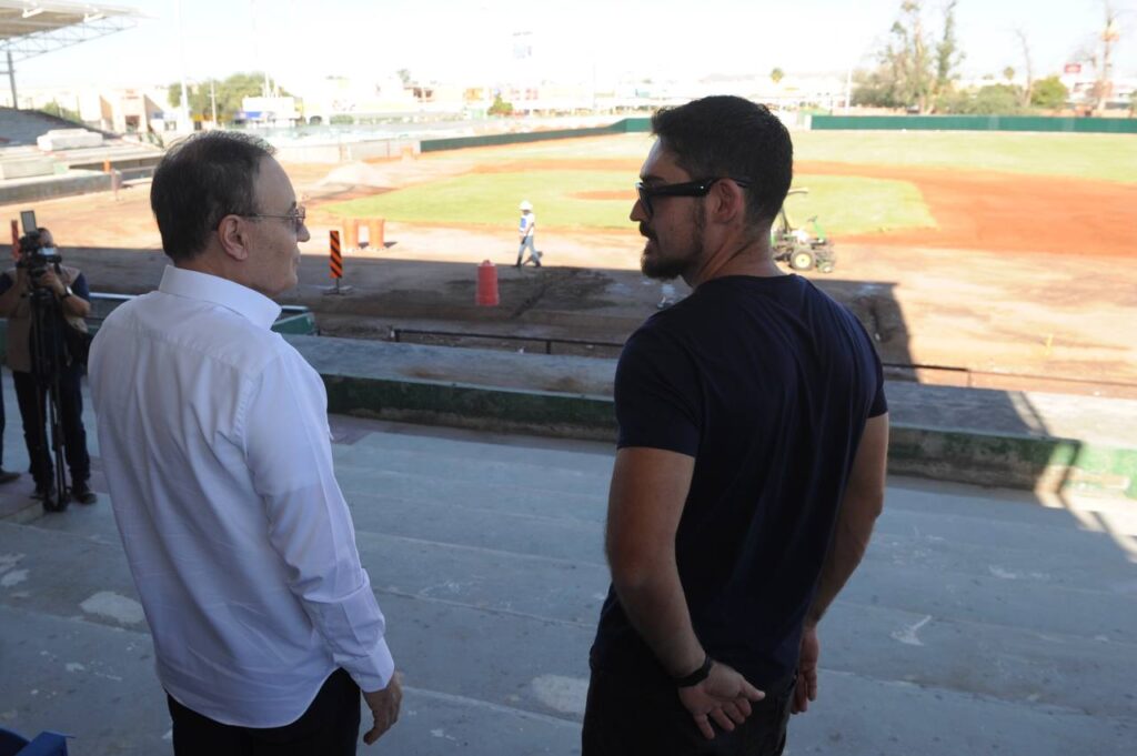 Supervisa-Durazo-rehabilitación-del-estadio-Héctor-Espino