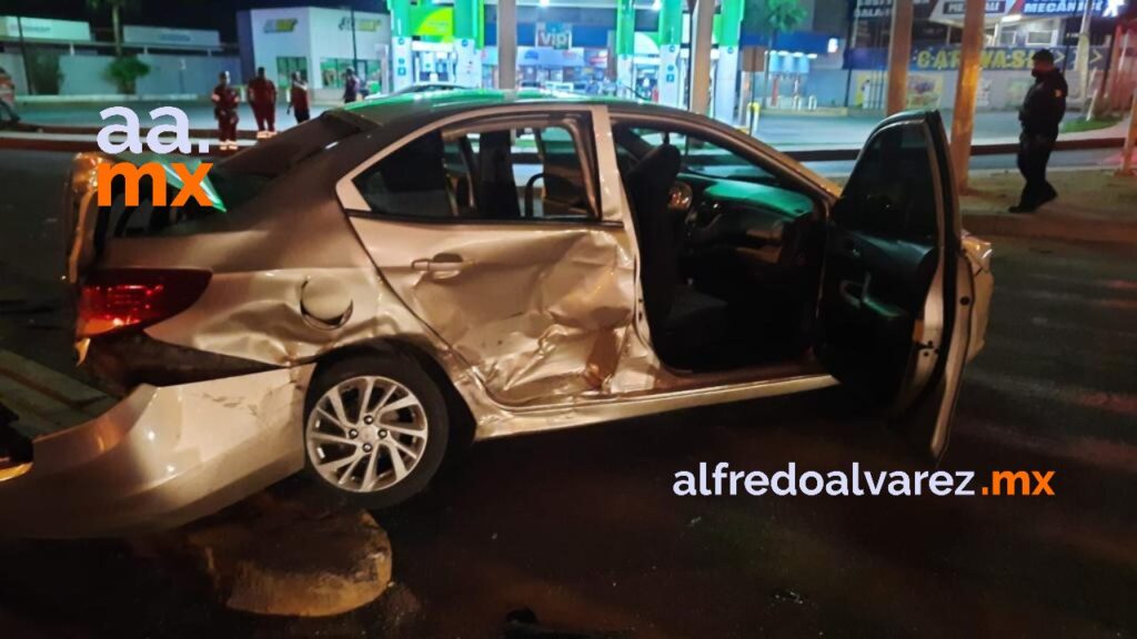 Adolescente-se-pasa-un-alto-provoca-mortal-accidente