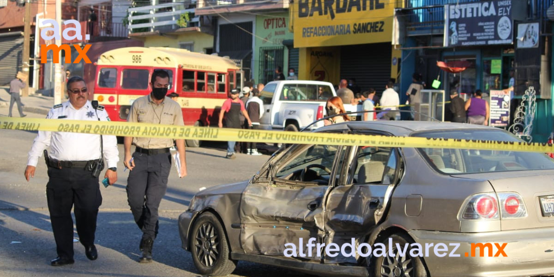 CALAFIA SIN FRENOS CHOCA AUTOS Y MATA A HOMBRE