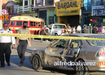 CALAFIA SIN FRENOS CHOCA AUTOS Y MATA A HOMBRE