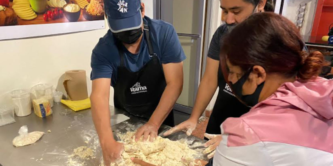 IMPARTEN TALLERES GRATUITOS PARA ELABORACIóN DE PAN DE MUERTO