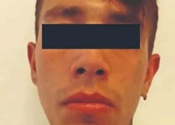 JOVEN DROGA A SU EXNOVIA PARA VIOLARLA