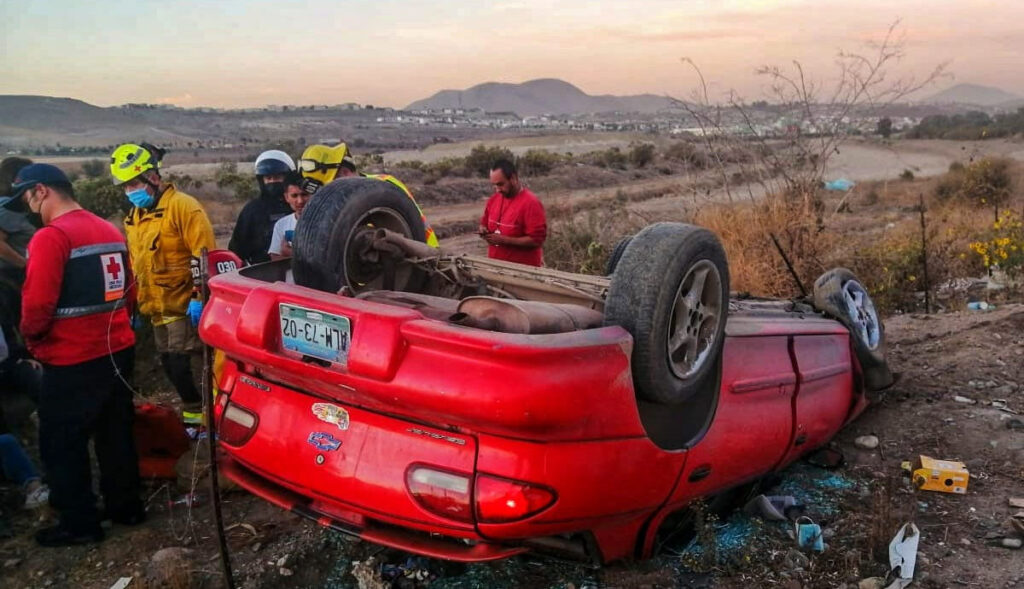 Automovilista-ebrio-vuelca-hay-dos-quinceañeras-heridas