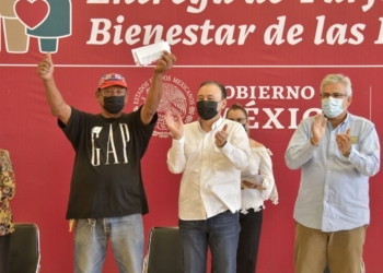 ENTREGA DURAZO TARJETAS DE BIENESTAR A ADULTOS MAYORES