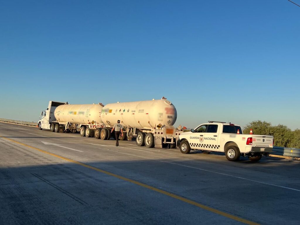 En-Sonora-asegura-GN-trailer-con-40-toneladas-de-amoniaco