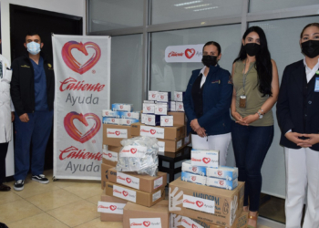 CORPORATIVO CALIENTE ENTREGA DONATIVO EN BENEFICIO DE PACIENTES DEL HGT