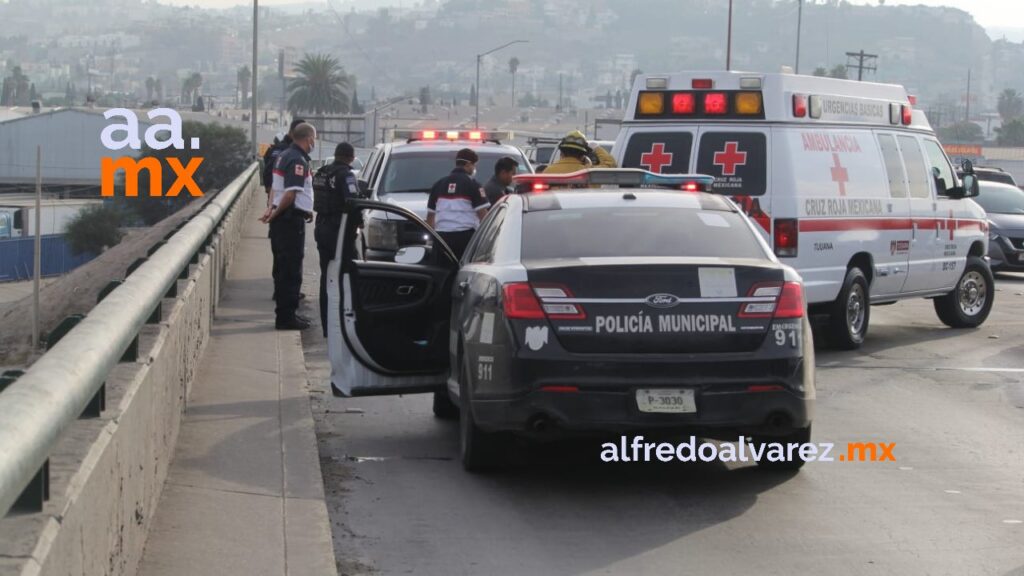 Joven-mujer-moviliza-policia-y-paramedicos