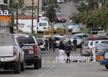 MATAN A TIROS A UN JOVEN ENFRENTE DE TODOS