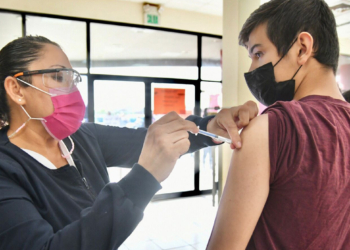 ARRANCA VACUNACIóN PARA MENORES DE EDAD EN ROSARITO