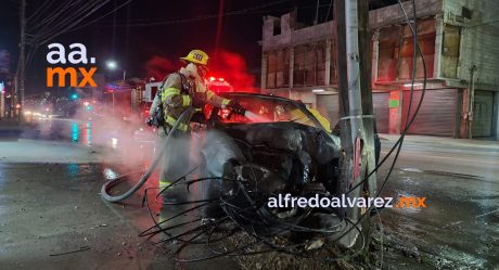 Auto se incendia tras choque