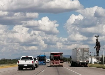 RETIRA ETNIA YAQUI BLOQUEOS EN CARRETERA INTERNACIONAL