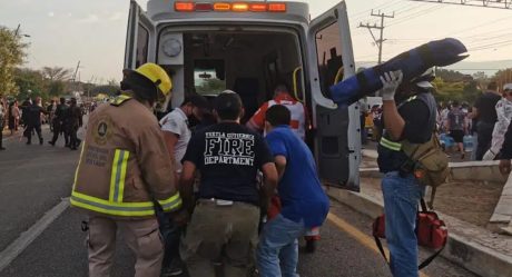 Investigan presuntas violaciones a derechos humanos de migrantes accidentados en tráiler