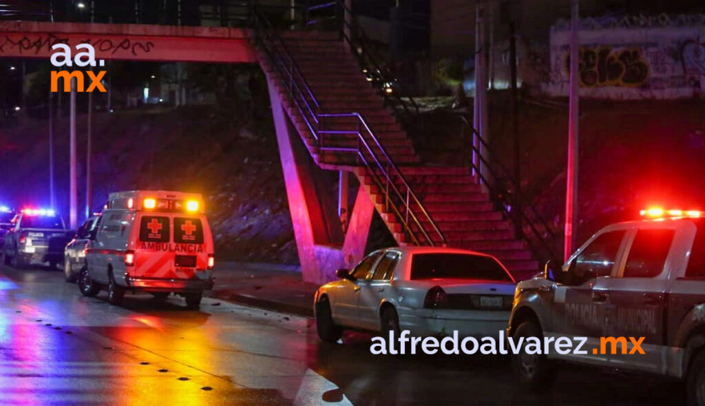 ATACAN A BALAZOS A JóVENES A BORDO DE AUTO; COPILOTO MUERE