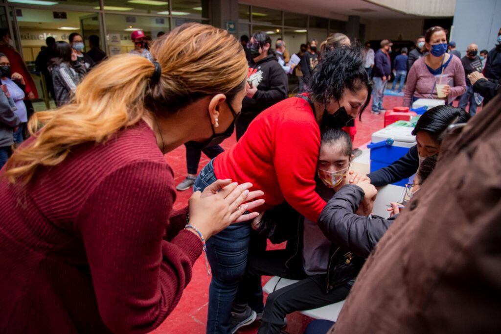 ARRANCA VACUNACIóN CONTRA COVID-19 PARA ADOLESCENTES DE 13 AñOS EN ADELANTE         