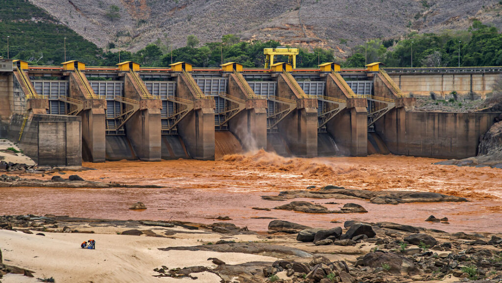 Alerta-en-Brasil-por-riesgo-de-rotura-en-una-represa