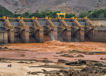 ALERTA EN BRASIL POR RIESGO DE ROTURA EN UNA REPRESA