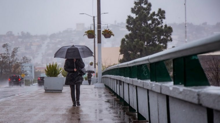 Nublado-lluvioso-con-condicion-Santa-Ana-asi-el-clima