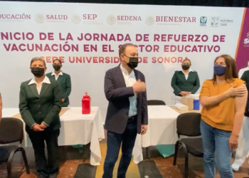 ARRANCA GOBERNADOR VACUNACIóN DE REFUERZO A DOCENTES