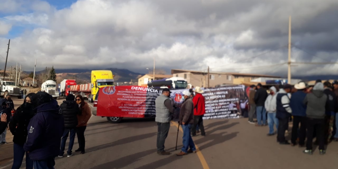 BLOQUEAN MINEROS DE CANANEA CARRETERA ÍMURIS-CANANEA