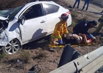 ACCIDENTE AUTOMOVILíSTICO EN NAVOJOA DEJA DOS LESIONADOS