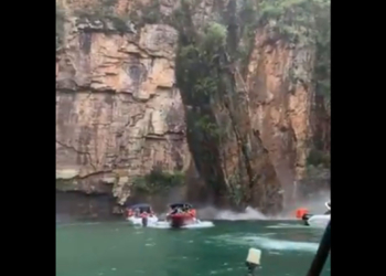 VIDEO: SE DESPRENDE PARTE DE CAñóN, CAE SOBRE TURISTAS Y MUEREN