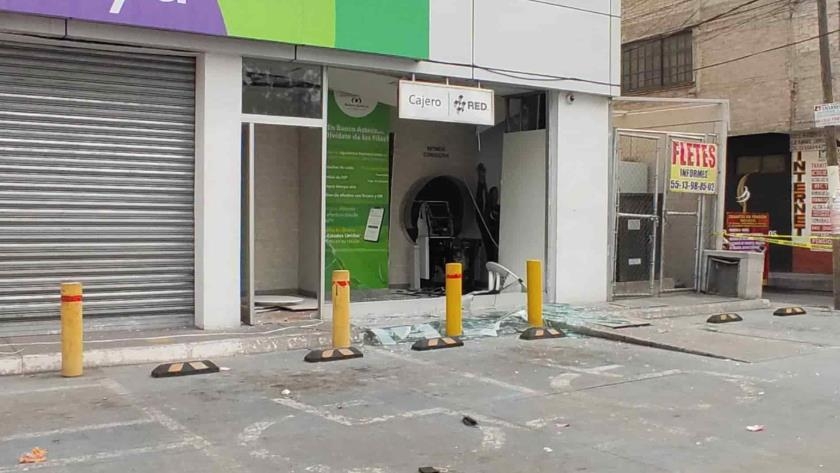 DETONAN BOMBA EN TIENDA ELEKTRA