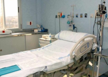 NIEGAN SERVICIO DE URGENCIA A EMBARAZADA Y ABORTA; CIERRAN HOSPITAL