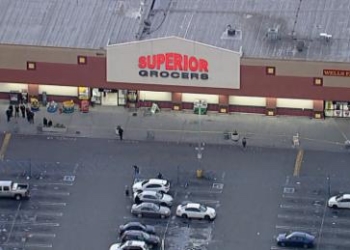 6 HERIDOS TRAS TIROTEO EN SUPERMERCADO DE LOS ÁNGELES