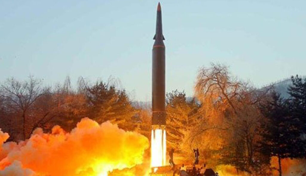 Corea-del-Norte-lanza-misil-hipersónico-y-alcanza-su-objetivo