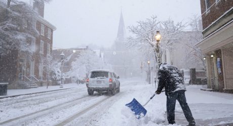 EU cancela miles de vuelos por peligrosa tormenta de nieve